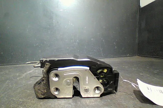 Serrure porte avd Mazda 5 (CR19) 2.0 cd (cr19) (2005-2010) occasion