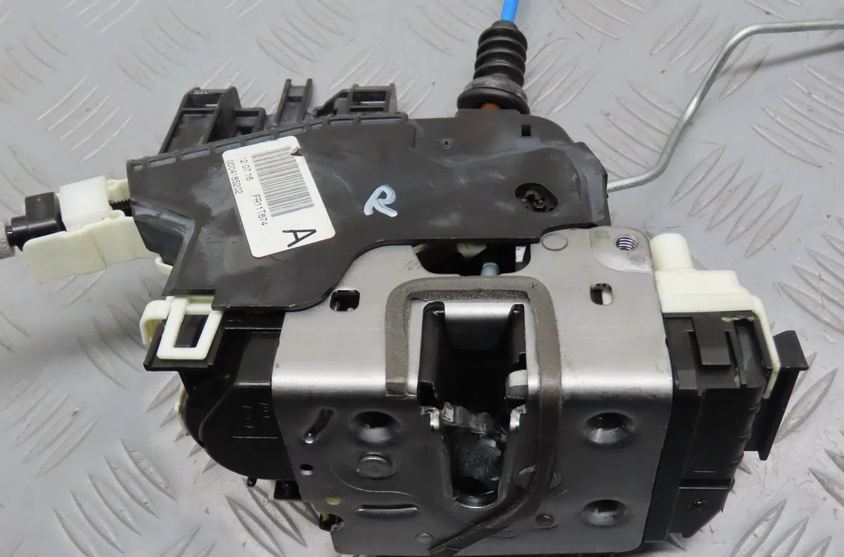Serrure porte avd Mercedes-benz CLASSE A (W176) A 180 (176.042) (2012-2018) occasion