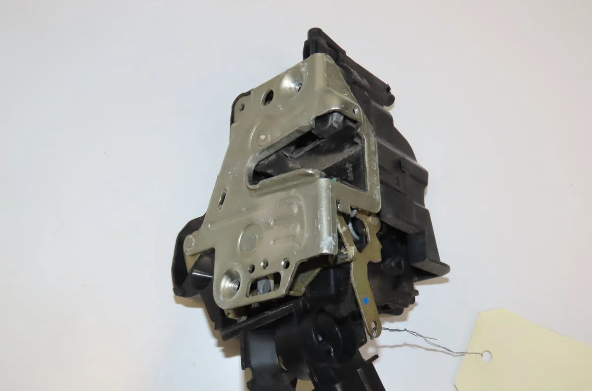 Serrure porte avd Mercedes-benz CLK (C208) Clk 230 kompressor (208.347) (1997-2000) occasion