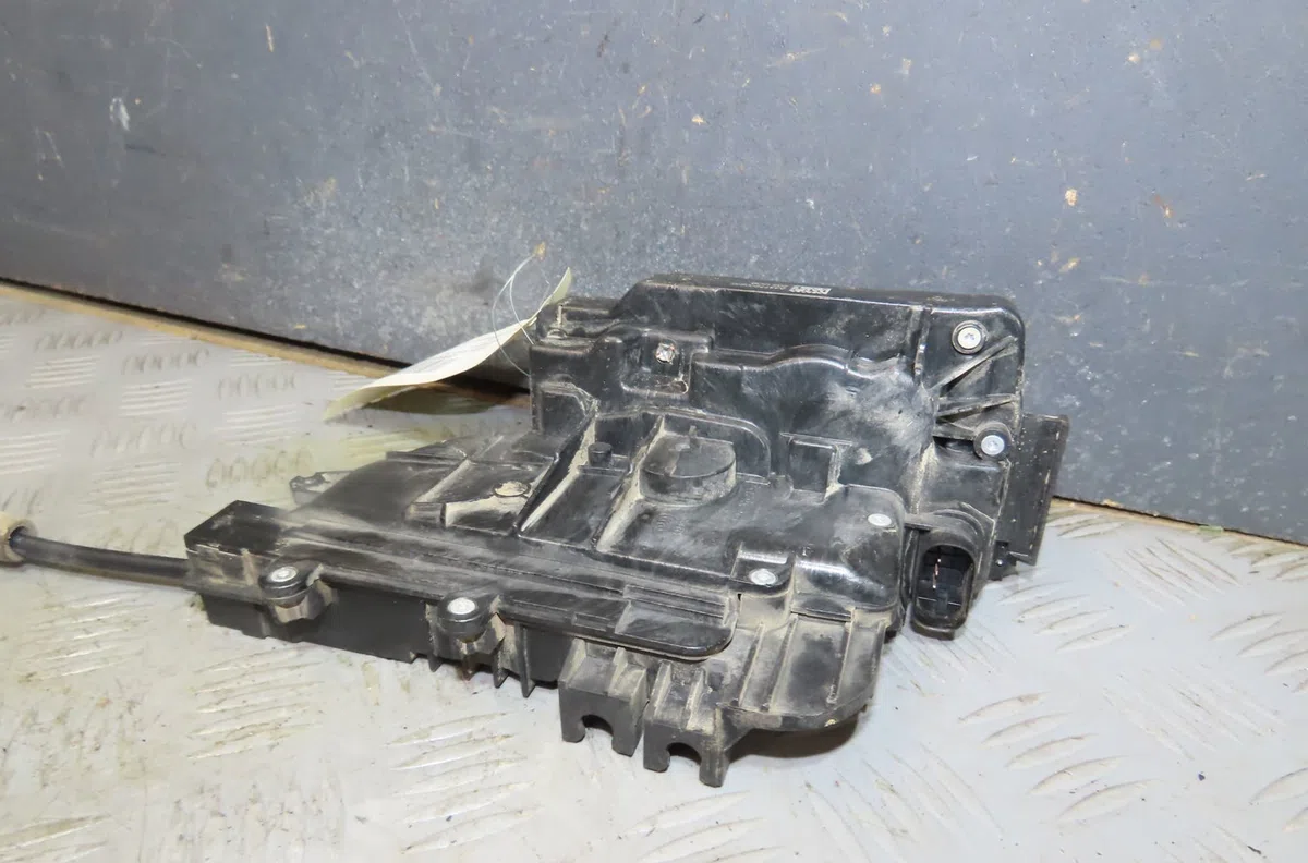 Serrure porte avd Mercedes-benz VITO Camionnette (W447) 109 cdi (447.601, 447.603, 447.605) (2014) occasion