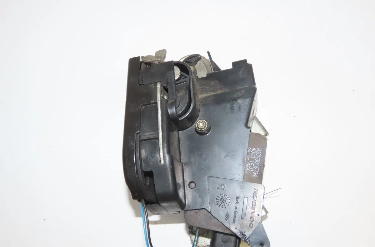 Serrure porte avd Mercedes-benz VITO - MIXTO Camionnette (W639) 109 cdi (639.601, 639.603, 639.605) (2003) occasion