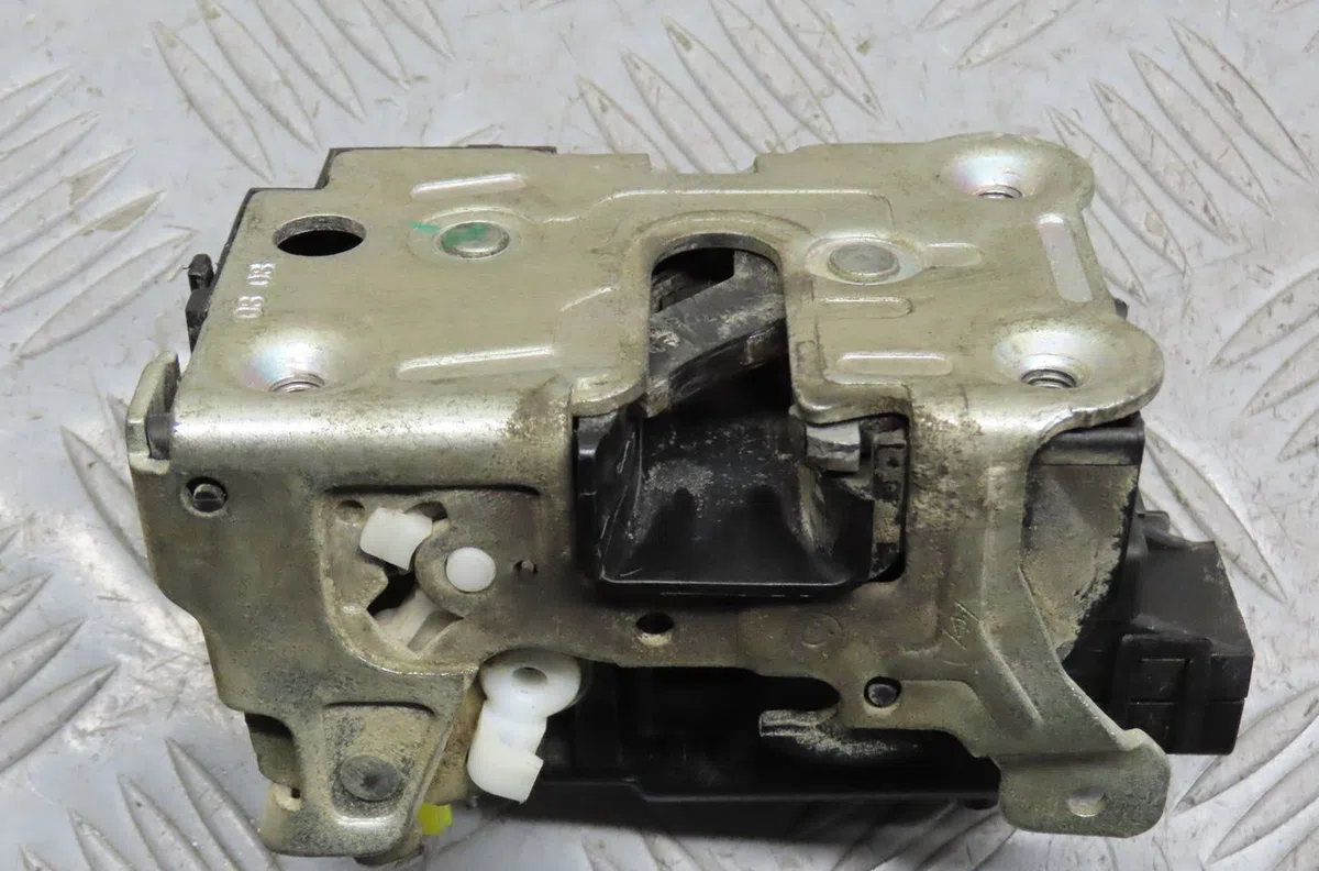 Serrure porte avd Nissan KUBISTAR Camionnette (X76) 1.5 dci 70 (2005-2009) occasion