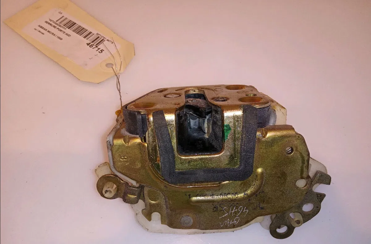 Serrure porte avd Nissan MICRA II (K11) 1.0 i 16v (1992-2000) occasion