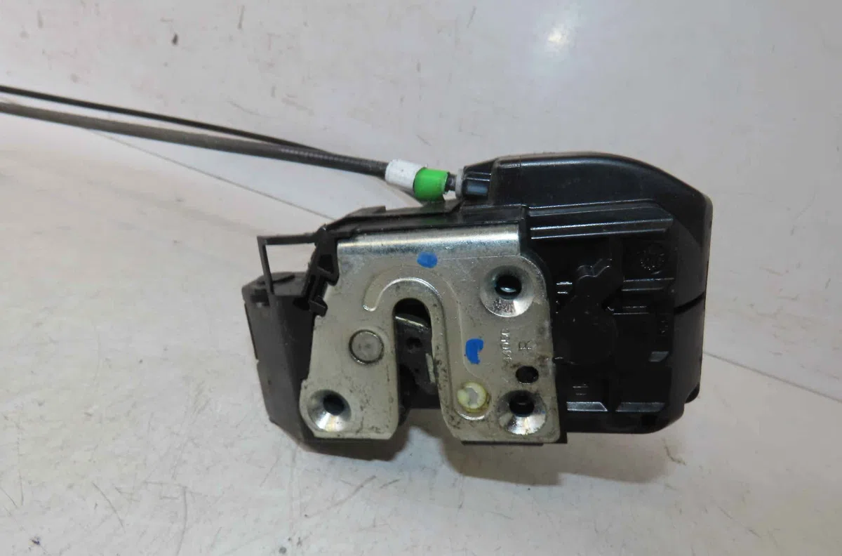 Serrure porte avd NISSAN MICRA III occasion