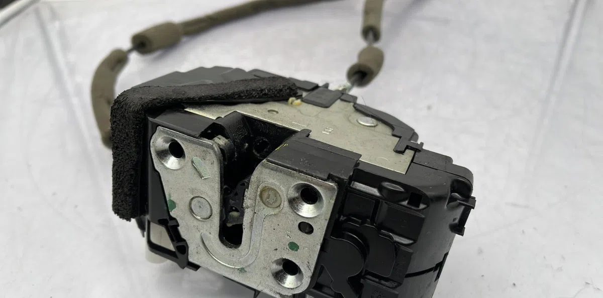 Serrure porte avd NISSAN PULSAR occasion