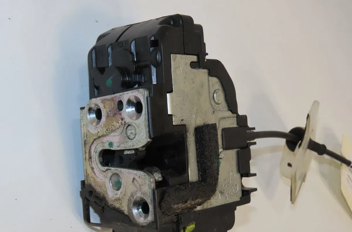 Serrure porte avd Nissan QASHQAI - QASHQAI 2 I (J10, NJ10, JJ10E) 1.5 dci (2010-2013) 5 portes occasion