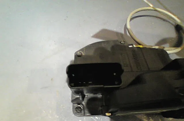 Serrure porte avd Nissan QASHQAI - QASHQAI 2 I (J10, NJ10, JJ10E) 1.5 dci (2010-2013) 5 portes occasion
