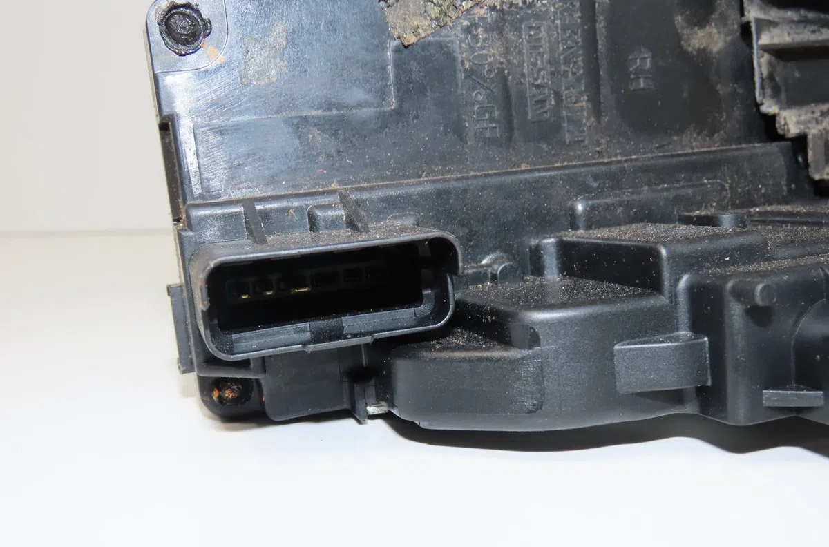 Serrure porte avd Nissan QASHQAI - QASHQAI 2 I (J10, NJ10, JJ10E) 1.6 dci traction intégrale (2011-2013) occasion
