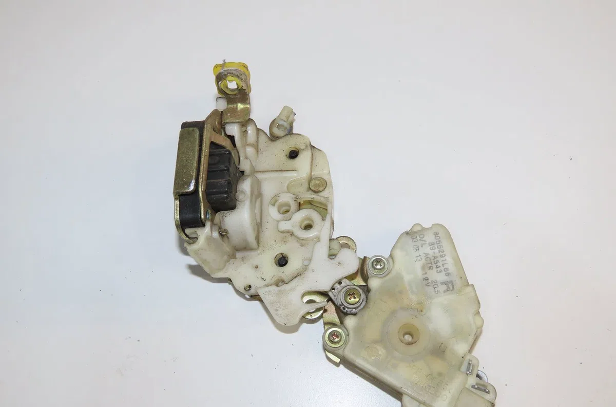 Serrure porte avd Nissan TERRANO II (R20) 3.0 di 4wd (2002-2007) occasion