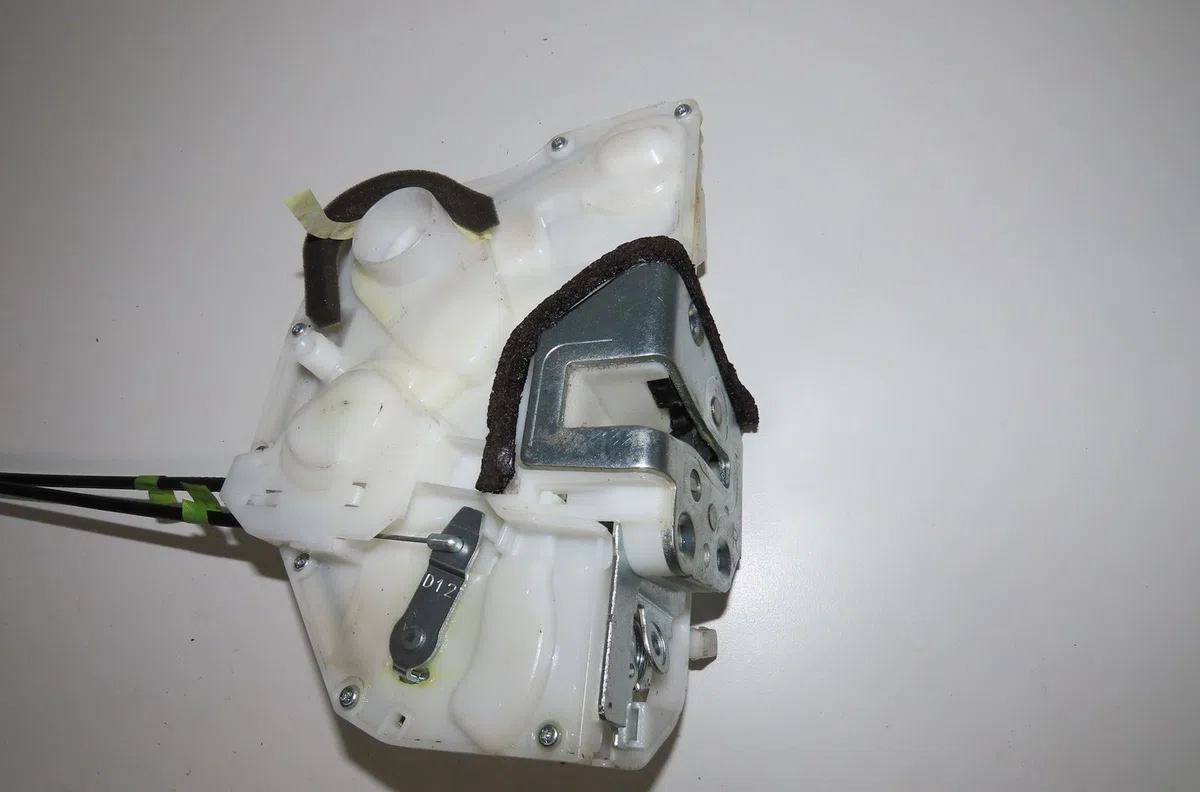Serrure porte avd Opel AGILA (B) (H08) 1.0 (f68) (2008-2011) occasion