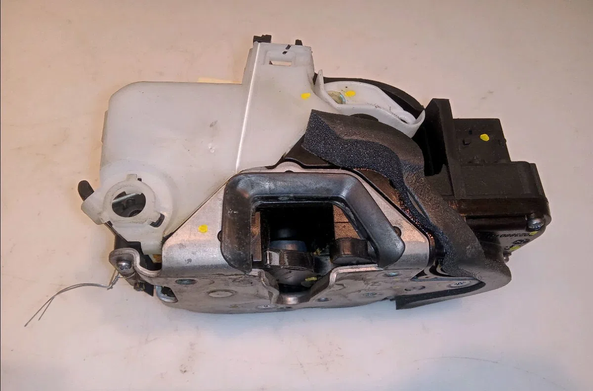 Serrure porte avd Opel ASTRA J (P10) 1.7 cdti (68) (2009-2015) occasion