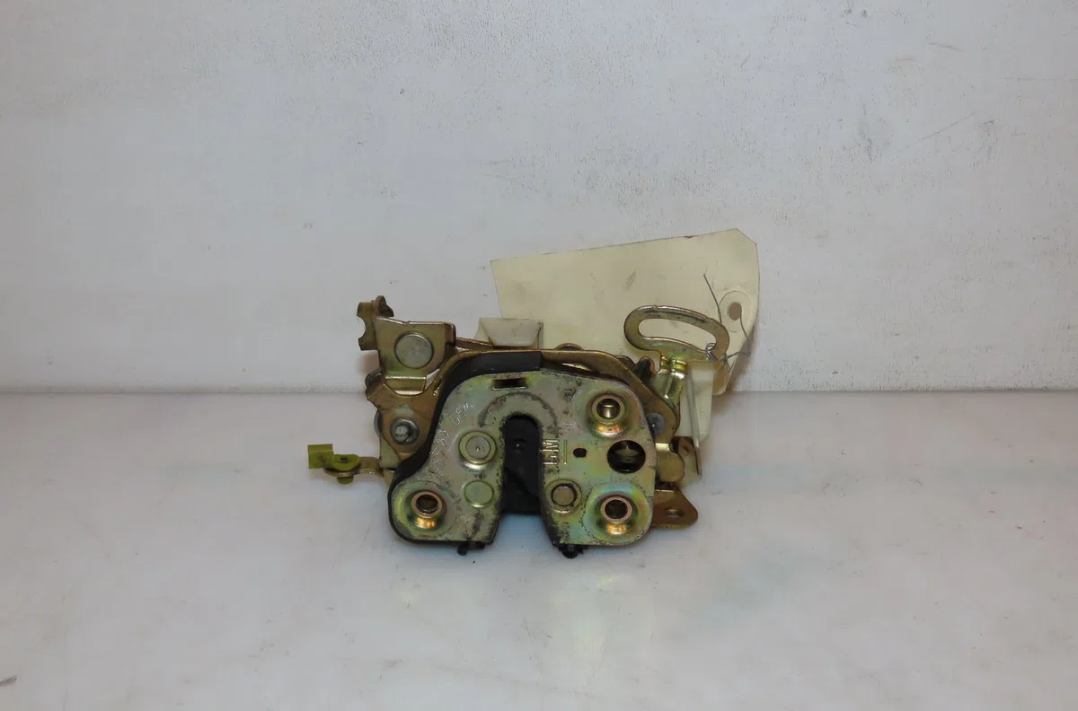 Serrure porte avd Opel CORSA B (S93) 1.5 d (f08, f68, m68) (1993-2000) occasion