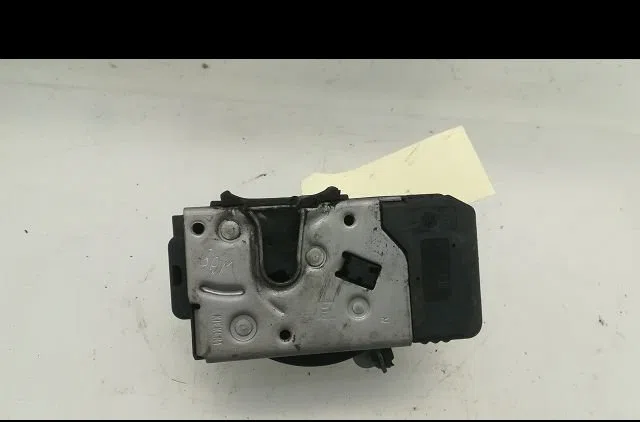Serrure porte avd Opel CORSA C (X01) 1.7 dti (f08, f68) (2000-2009) 5 portes occasion