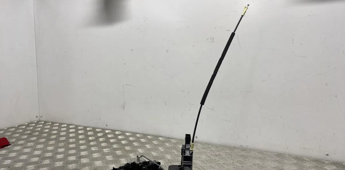 Serrure porte avd OPEL CORSA E occasion