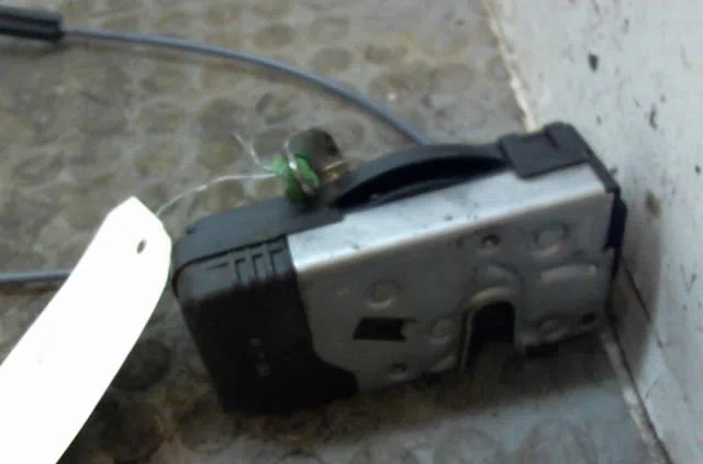 Serrure porte avd Opel ZAFIRA A Monospace (T98) 1.8 16v (f75) (1999-2000) occasion