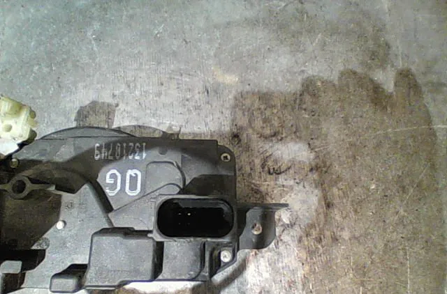 Serrure porte avd Opel ZAFIRA - ZAFIRA FAMILY B (A05) 1.9 cdti (m75) (2005-2015) 5 portes occasion