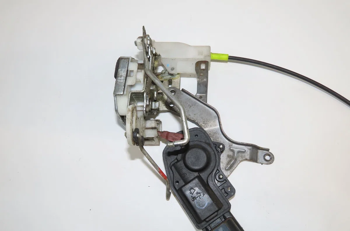 Serrure porte avd Peugeot 107 (PM_, PN_) 1.0 (2005-2014) 3 portes occasion