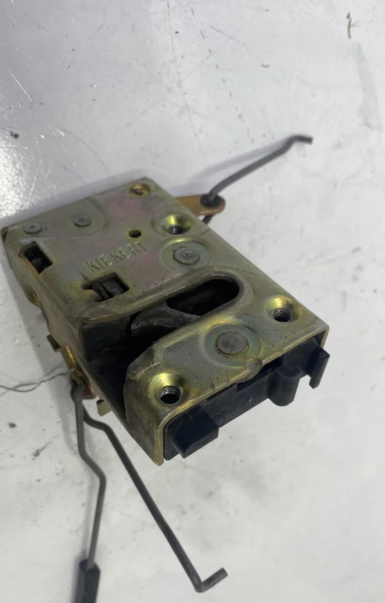 Serrure porte avd Peugeot 205 II (20A-C) 1.7 diesel (1987-1998) occasion