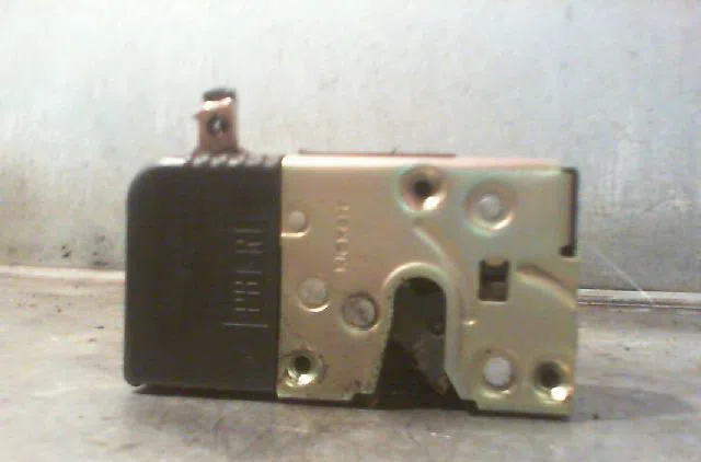 Serrure porte avd PEUGEOT 206 Phase 1 09-1998--03-2009 occasion