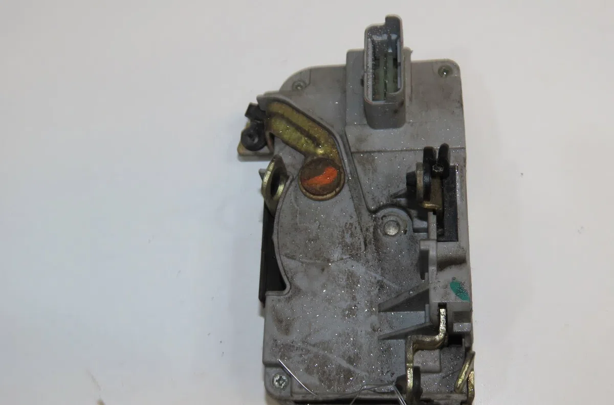 Serrure porte avd Peugeot 206 Van 1.9 d (1999-2007) occasion