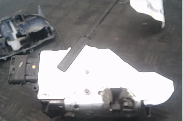Serrure porte avd Peugeot 207 SW (WK_) 1.6 hdi (2007-2012) 5 portes occasion