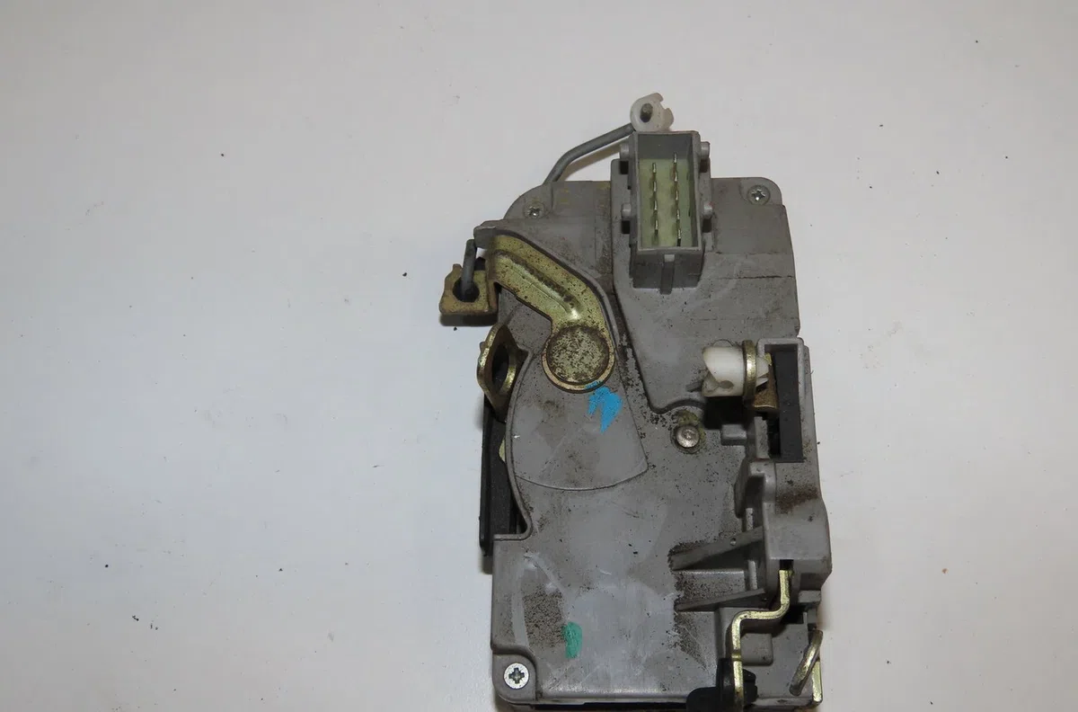 Serrure porte avd PEUGEOT 306 1998 occasion