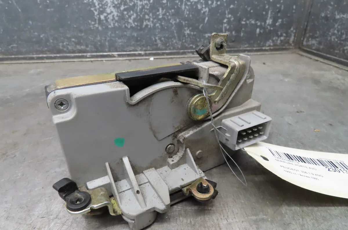 Serrure porte avd Peugeot 306 3-5 portes (7A, 7C, N3, N5) 1.9 d (1994-2001) occasion