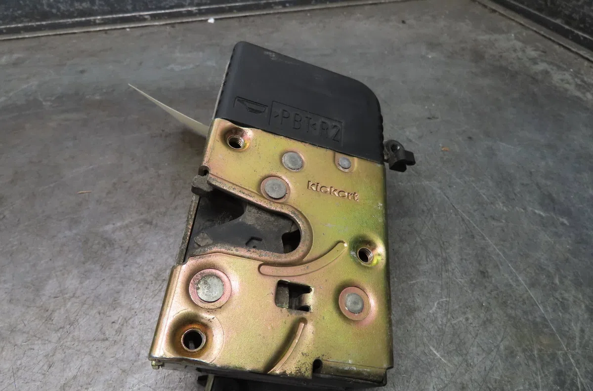 Serrure porte avd Peugeot 306 3-5 portes (7A, 7C, N3, N5) 1.9 d (1994-2001) occasion