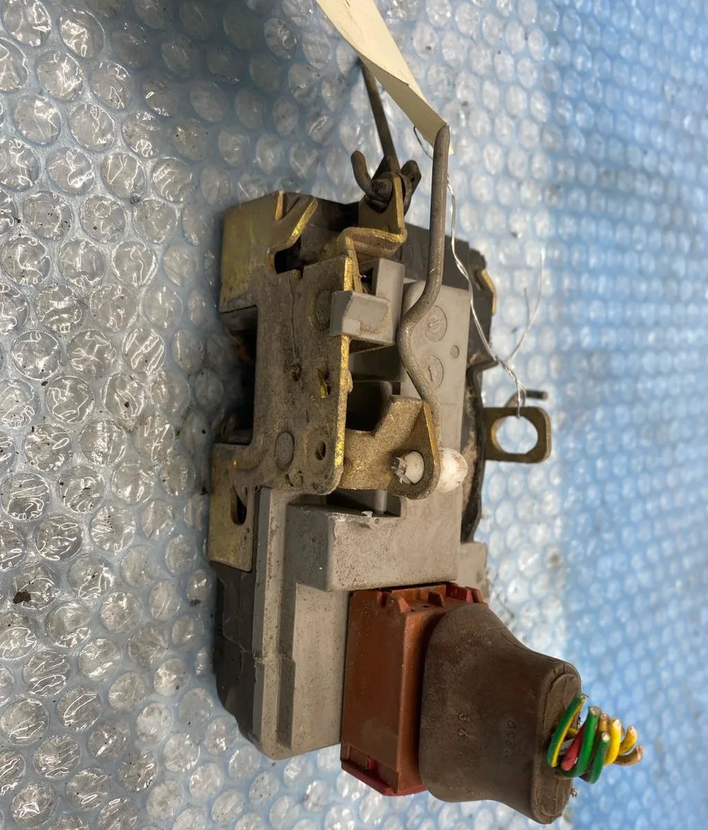 Serrure porte avd Peugeot 306 Break (7E, N3, N5) 1.9 d (1998-2002) occasion