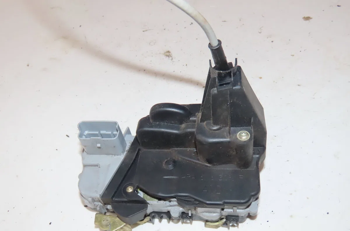 Serrure porte avd Peugeot 307 (3A-C) 1.6 16v (2000-2007) 5 portes occasion