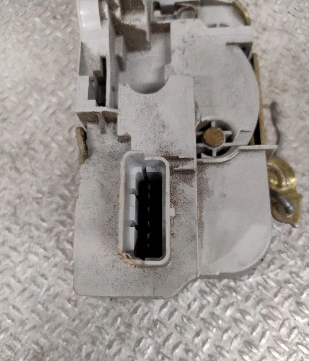 Serrure porte avd Peugeot 307 (3A-C) 2.0 hdi 135 (2003-2007) occasion