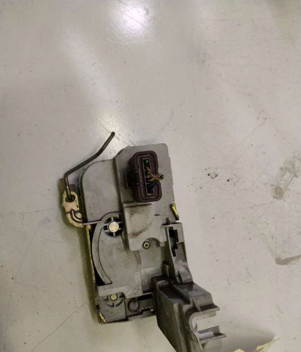 Serrure porte avd Peugeot 307 Break (3E) 1.6 16v (2002-2008) occasion