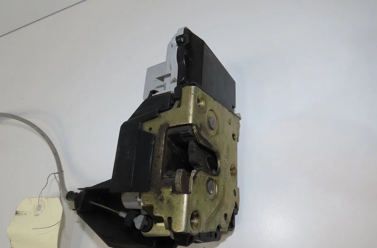 Serrure porte avd Peugeot 307 Break (3E) 1.6 hdi 110 (2004-2008) 5 portes occasion