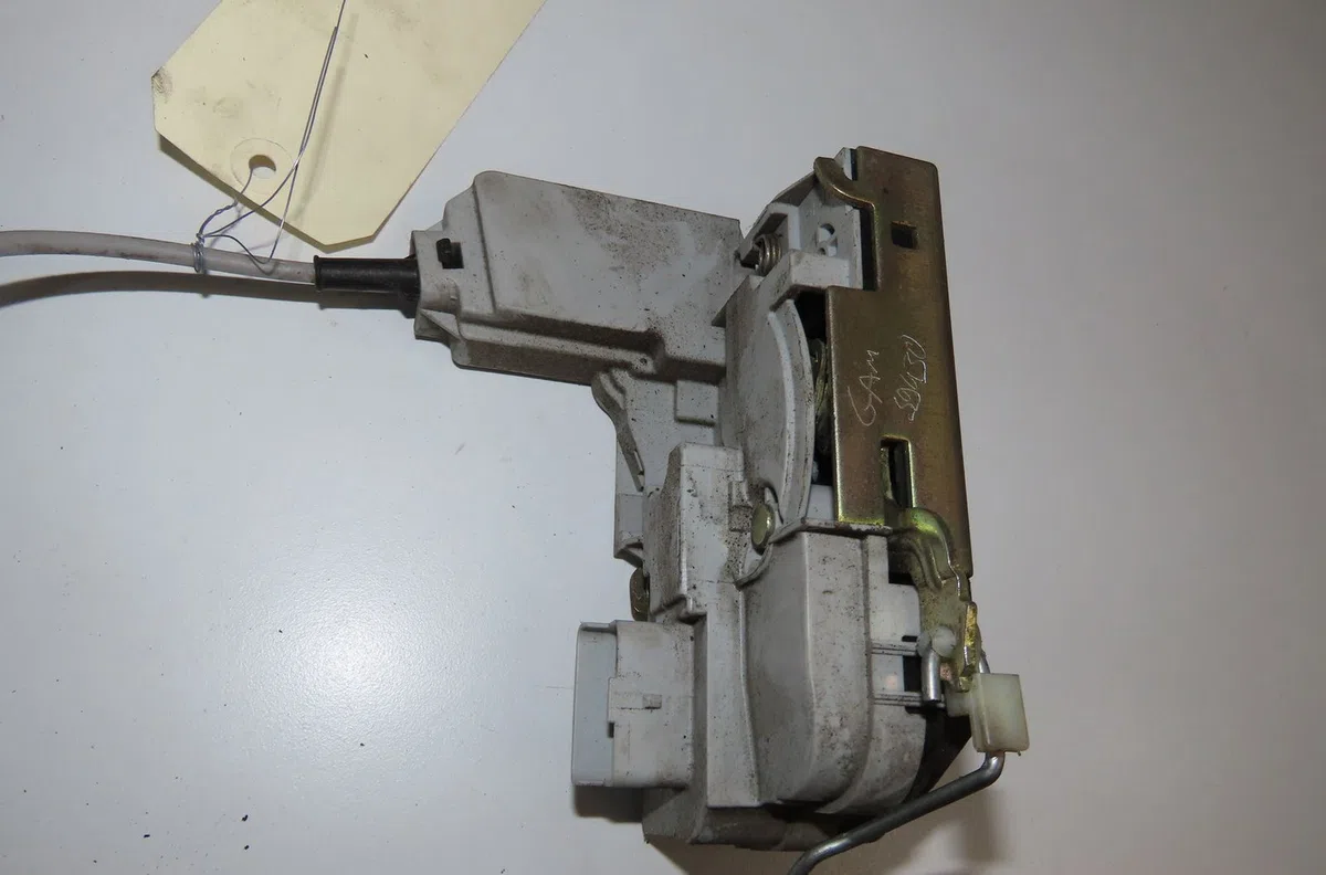 Serrure porte avd Peugeot 307 Break (3E) 2.0 hdi 110 (2002-2009) 5 portes occasion