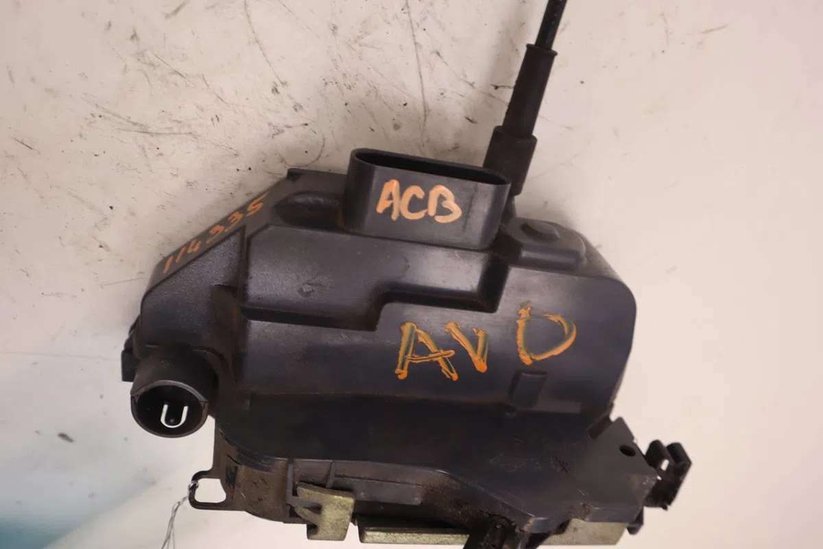 Serrure porte avd Peugeot 307 CC (3B) 2.0 16v (2003-2005) 2 portes occasion