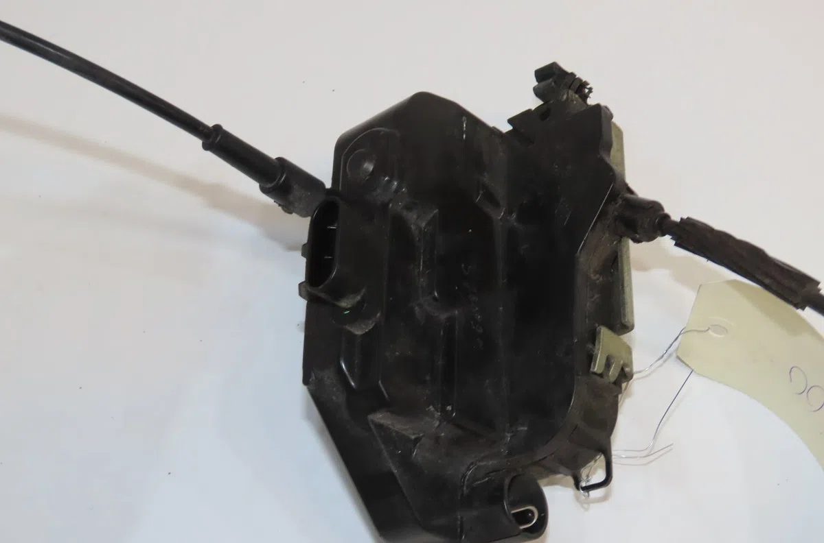 Serrure porte avd Peugeot 307 CC (3B) 2.0 16v (2003-2005) 2 portes occasion