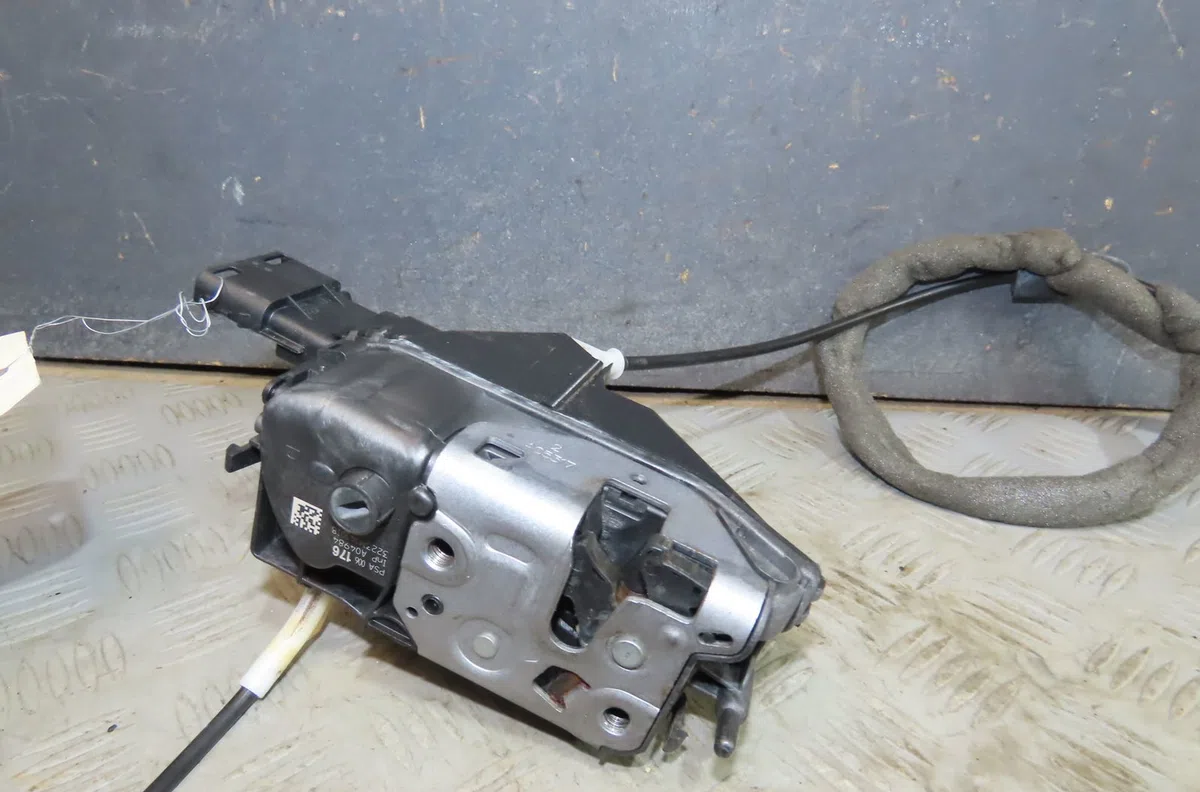 Serrure porte avd Peugeot 308 CC (4B_) 1.6 hdi (2009-2014) occasion