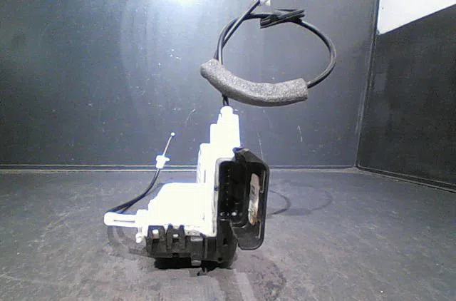 Serrure porte avd Peugeot 308 I (4A_, 4C_) 1.6 hdi (2007-2014) 5 portes occasion