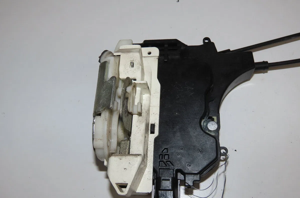 Serrure porte avd Peugeot 4007 (VU_, VV_) 2.2 hdi (2007-2013) occasion