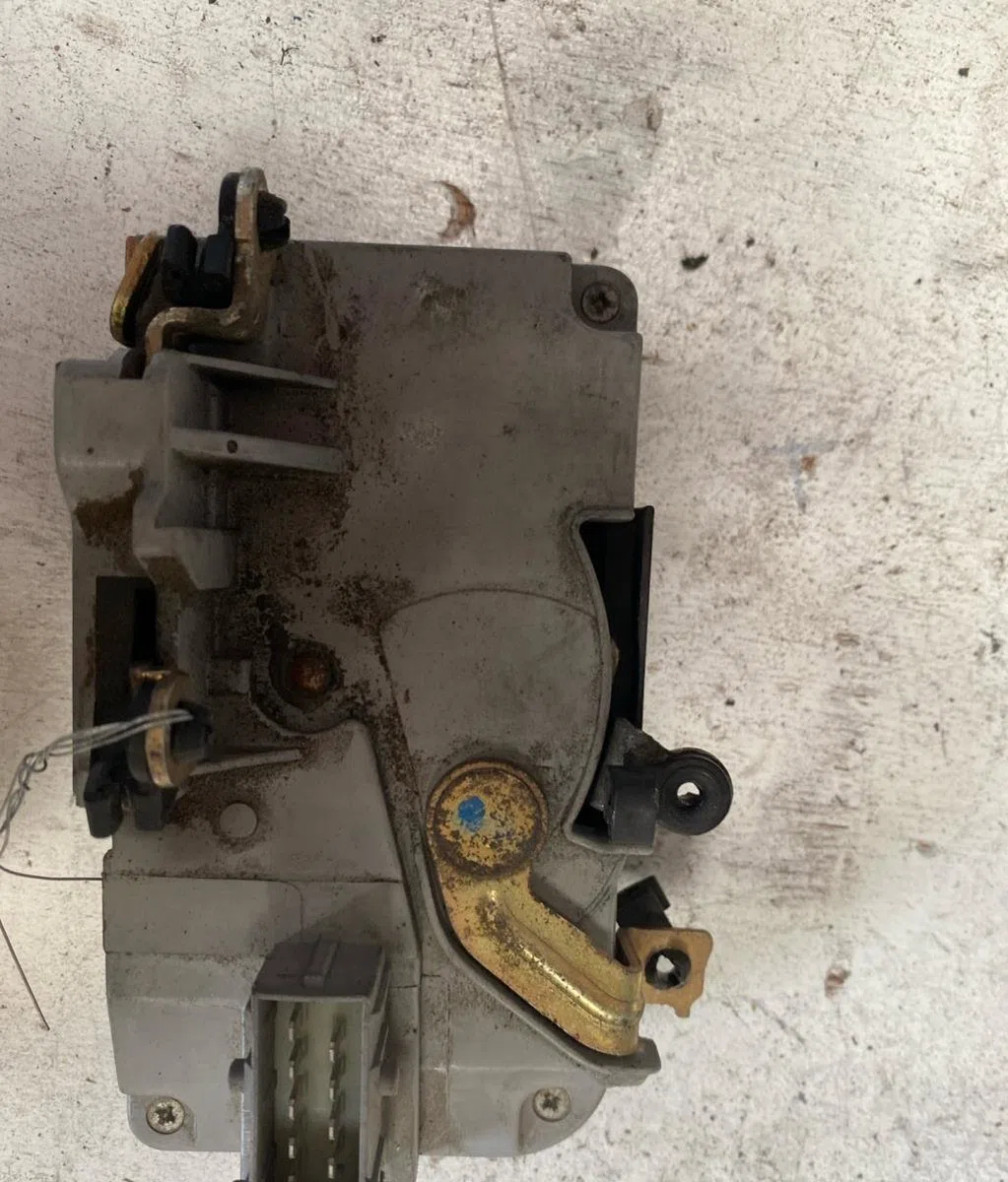 Serrure porte avd Peugeot 406 (8B) 2.0 hdi 110 (1998-2001) 4 portes occasion