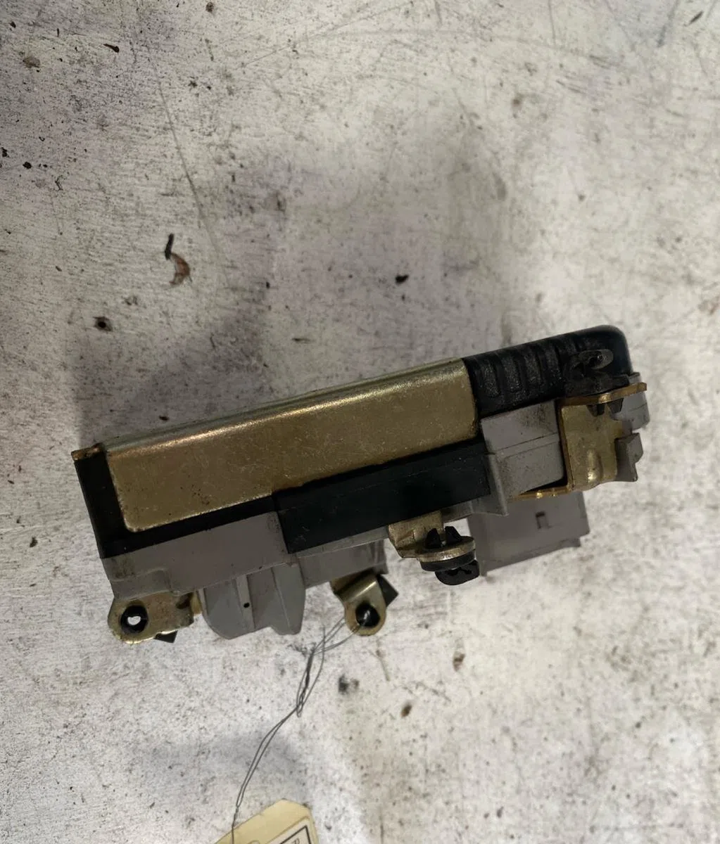 Serrure porte avd Peugeot 406 Break (8E-F) 2.0 hdi 110 (1999-2004) 5 portes occasion