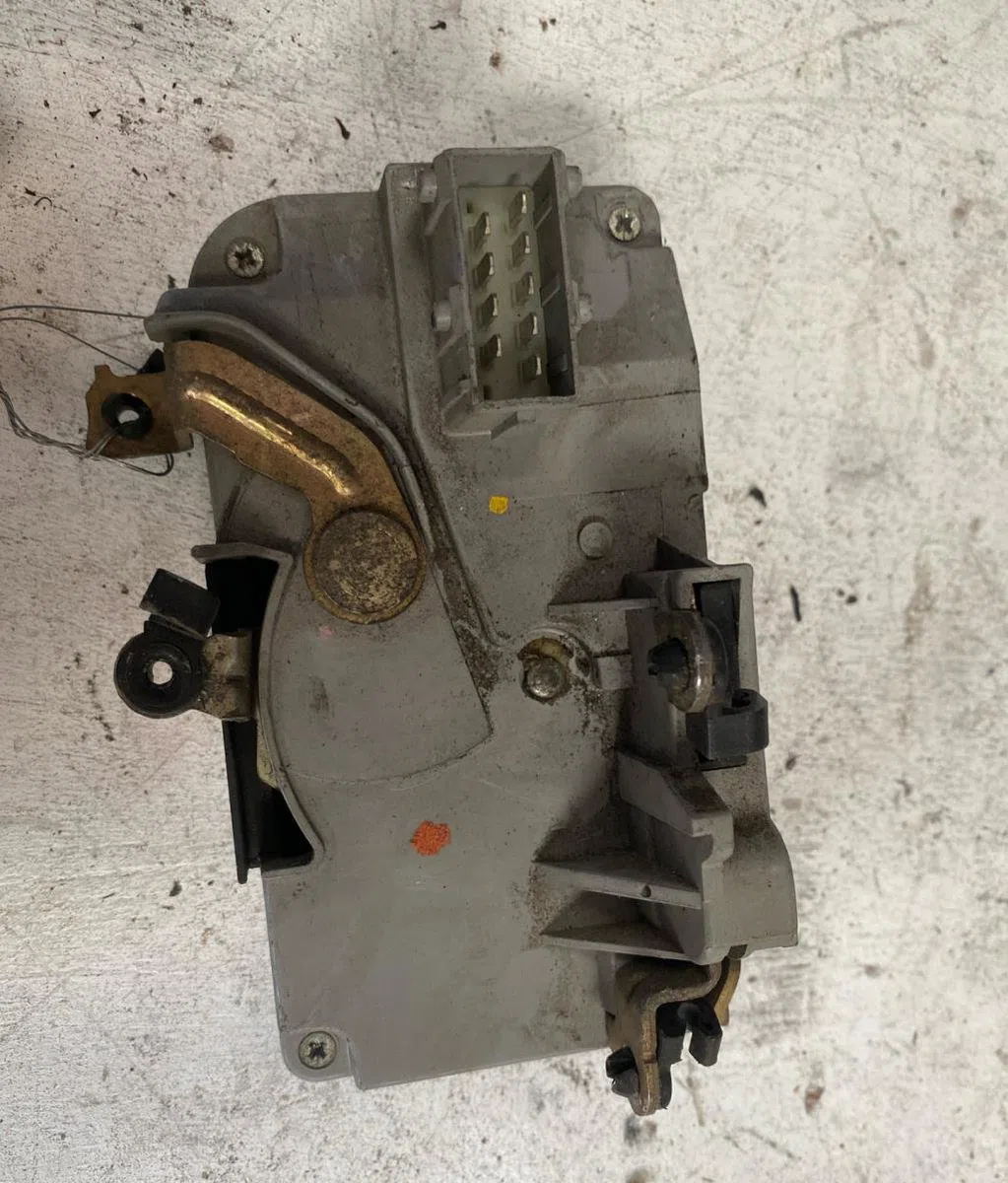 Serrure porte avd Peugeot 406 Break (8E-F) 2.1 td 12v (1996-2004) occasion