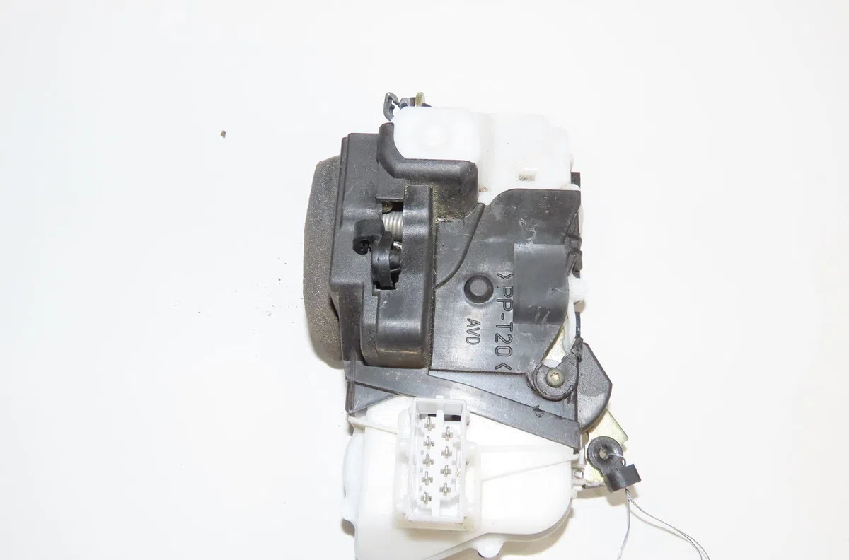 Serrure porte avd Peugeot 607 (9D, 9U) 2.2 16v (2000-2005) occasion