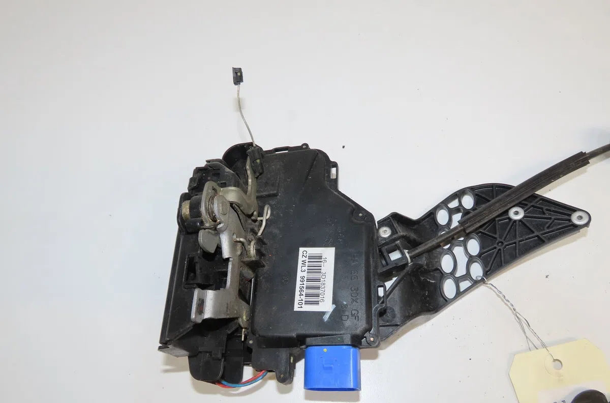 Serrure porte avd Porsche CAYENNE (9PA) S 4.5 (2002-2007) occasion