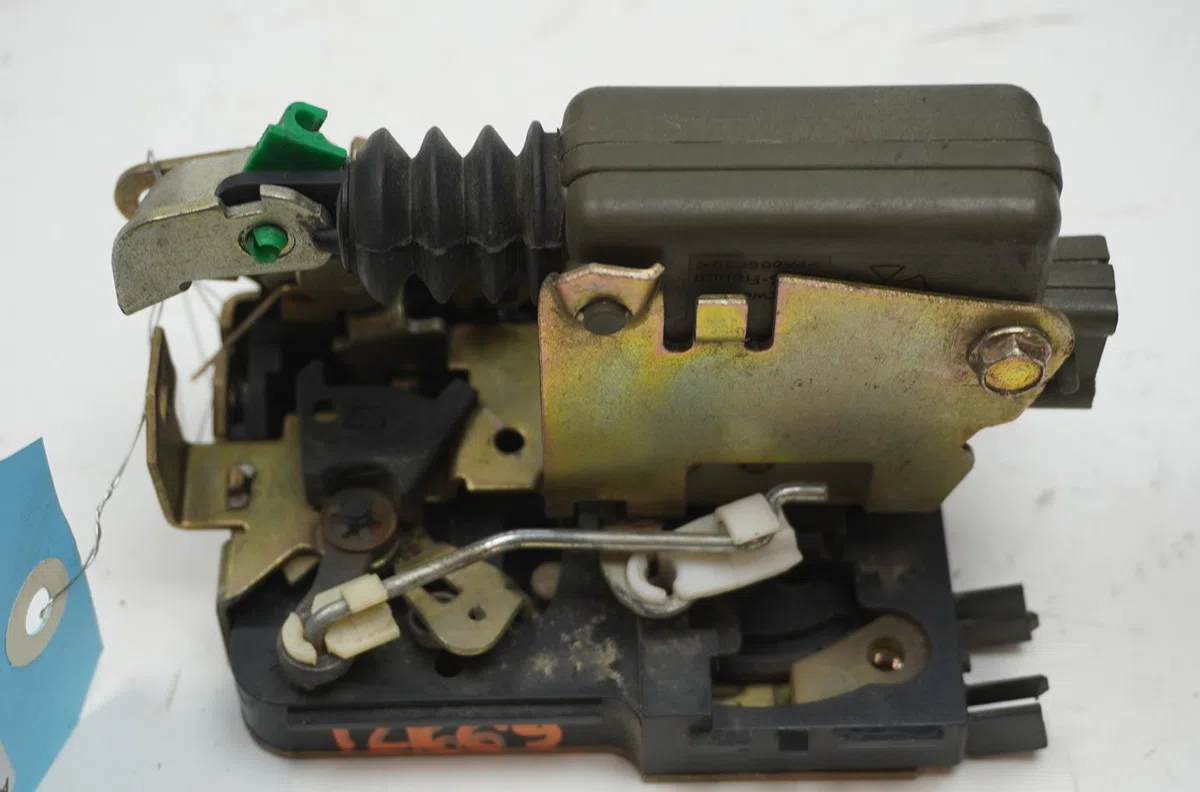 Serrure porte avd Renault 19 II (B-C53_) 1.4 (1992-1995) occasion