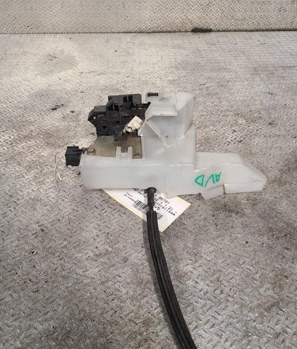 Serrure porte avd RENAULT CLIO 2 PHASE 1 occasion