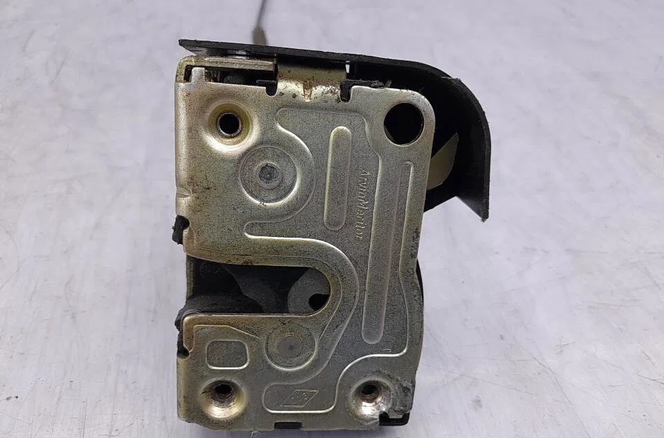 Serrure porte avd RENAULT CLIO 2 PHASE 2 occasion