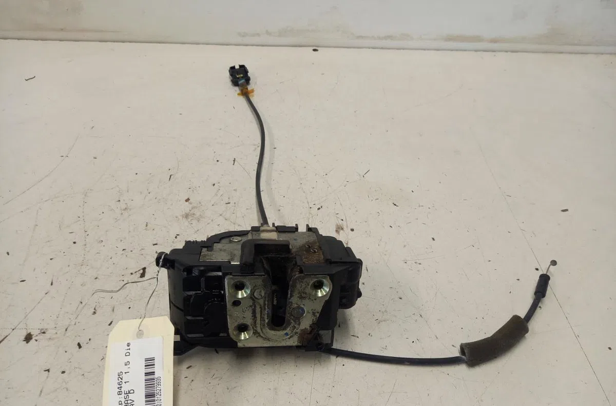 Serrure porte avd RENAULT CLIO 3 PHASE 1 occasion