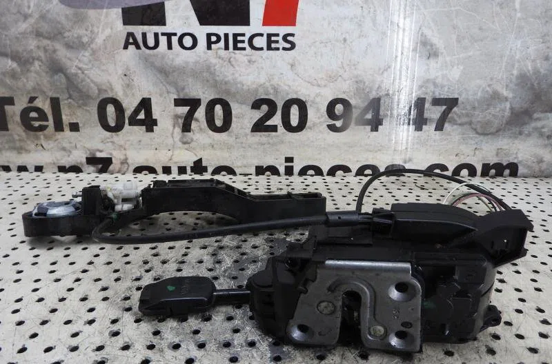 Serrure porte avd RENAULT CLIO 3 PHASE 2 occasion
