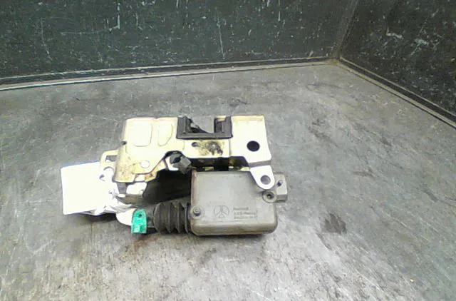 Serrure porte avd Renault CLIO I (B-C57_, 5-357_) 1.2 (b-c-s57a, b-c57s, 5-357f, 5-357j, 5-357l, 5-357r) (1990-1998) 5 p